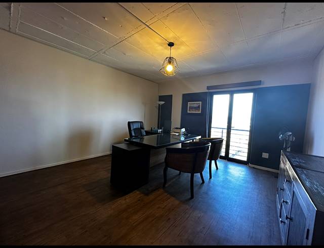 528M² OFFICE FOR SALE IN SUNNINGHILL